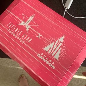 Jeffree Star x Shane Dawson pink mirror